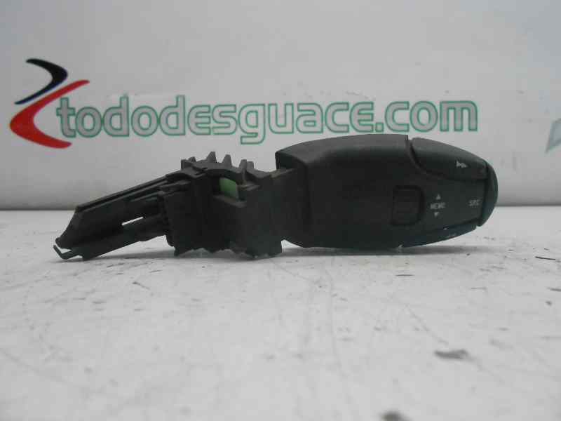  mando radio   peugeot 207 confort 1.6 16v hdi