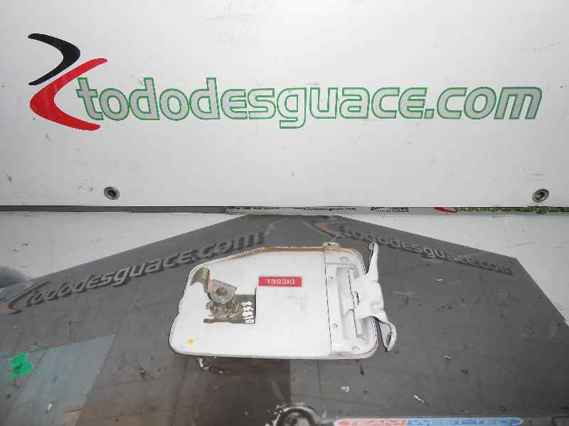  tapa exterior combustible   nissan pick-up (d22) td doble cabina navara 4x4 2.5 diesel