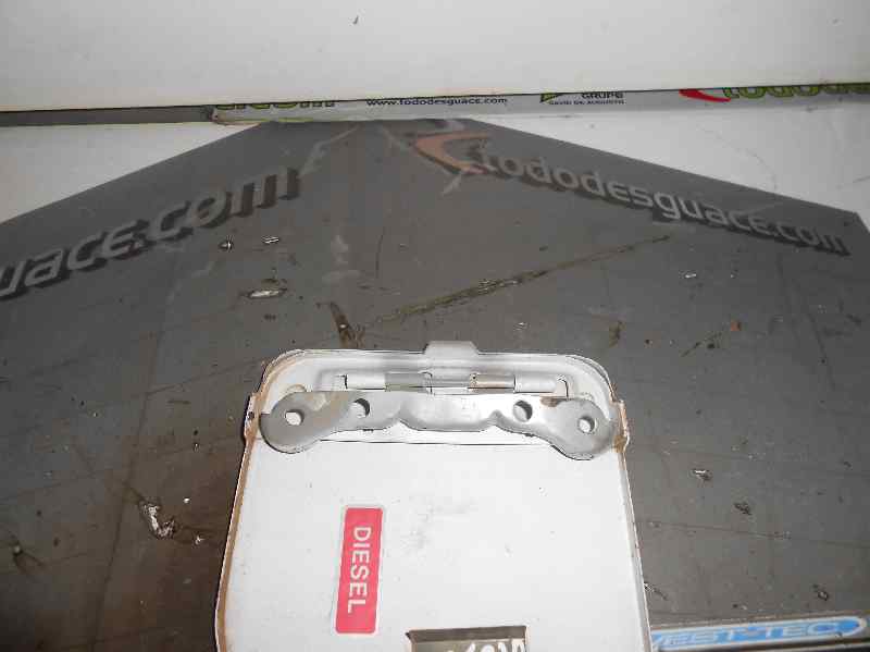  tapa exterior combustible   nissan pick-up (d22) td doble cabina navara 4x4 2.5 diesel