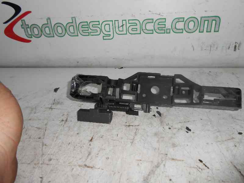  maneta exterior delantera izquierda   renault laguna ii (bg0) authentique 1.8 cat