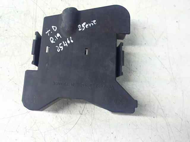  portalamparas trasero derecho   renault 19 porton trasero (b/c53) gtd 1.9 diesel