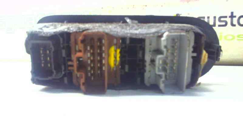 mando elevalunas delantero izquierdo   renault megane ii berlina 5p confort dynamique 1.9 dci diesel