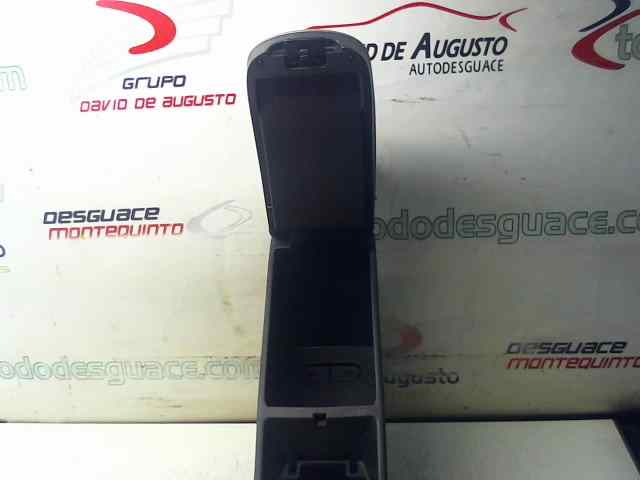  apoyabrazos central   toyota auris luna 2.0 d-4d cat