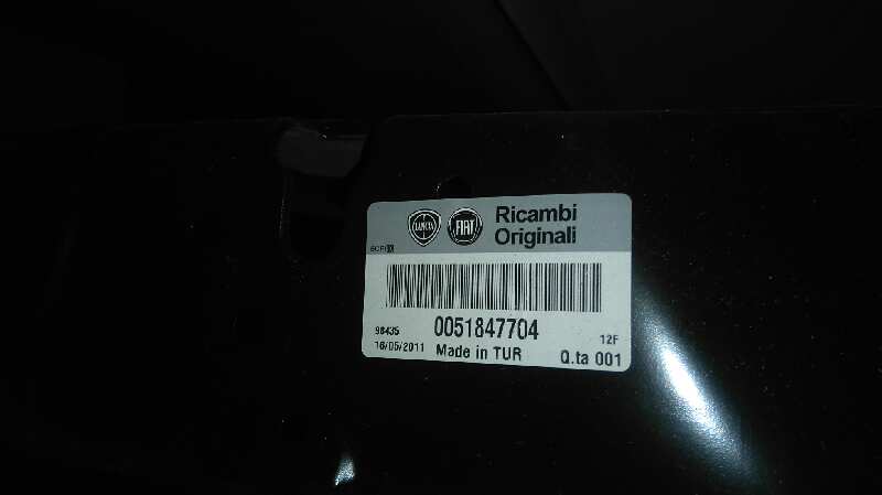  puerta delantera derecha   fiat recambio original . .