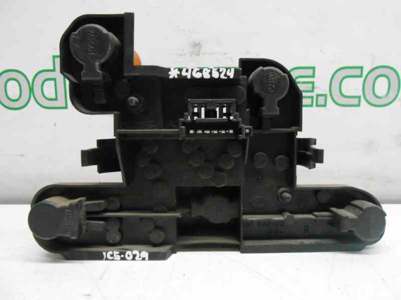  portalamparas trasero derecho   renault megane i fase 2 berlina (ba0) 1.4 16v privilege 1.4 16v