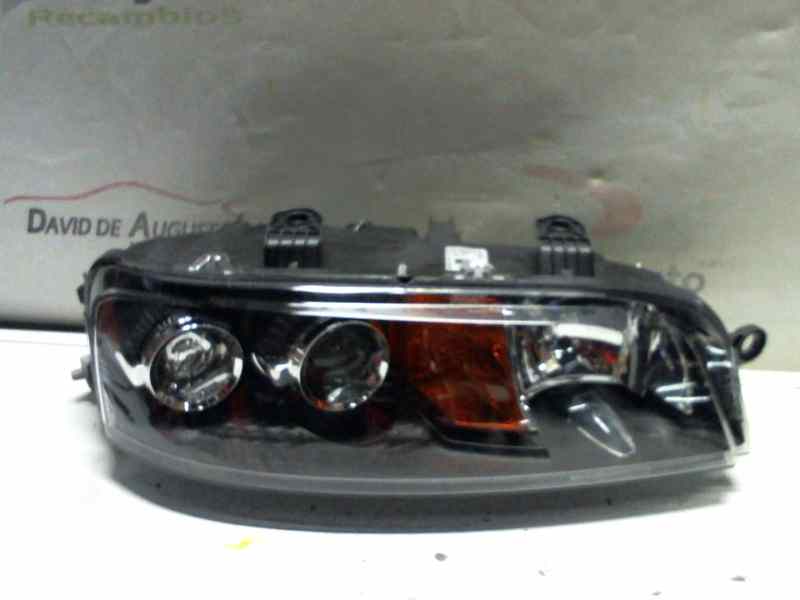  faro derecho   fiat recambio original . .