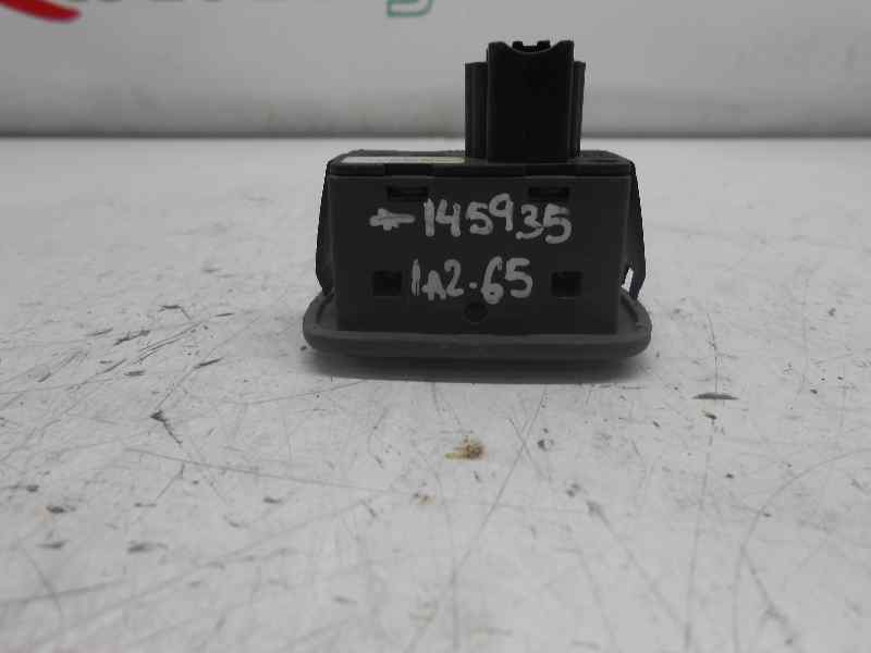  mando elevalunas delantero derecho   citroen c4 berlina vtr plus 1.6 16v cat (nfu / tu5jp4)