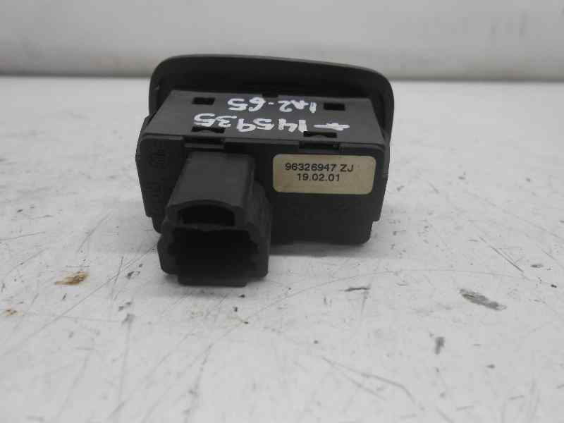  mando elevalunas delantero derecho   citroen c4 berlina vtr plus 1.6 16v cat (nfu / tu5jp4)