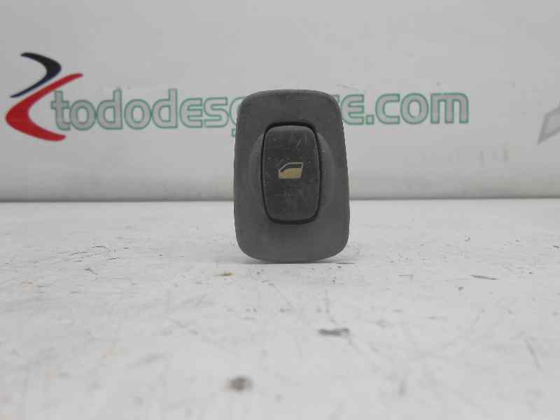  mando elevalunas delantero derecho   citroen c4 berlina vtr plus 1.6 16v cat (nfu / tu5jp4)