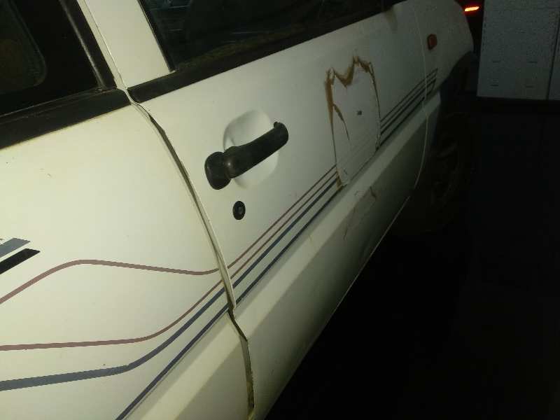  cerradura puerta delantera derecha   nissan terrano/terrano.ii (r20) comfort 2.7 turbodiesel