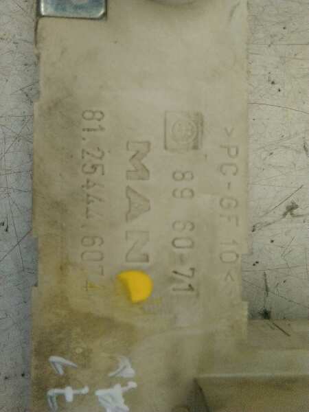  caja reles / fusibles   man tg - l 12.xxx 240 6870 cm3