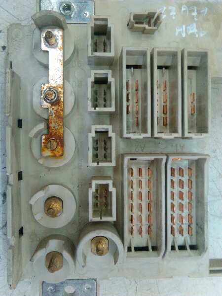  caja reles / fusibles   man tg - l 12.xxx 240 6870 cm3