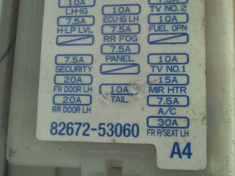  caja reles / fusibles   toyota lexus is 200 (ds2/is2) 2.2 d 2.2 d-cat