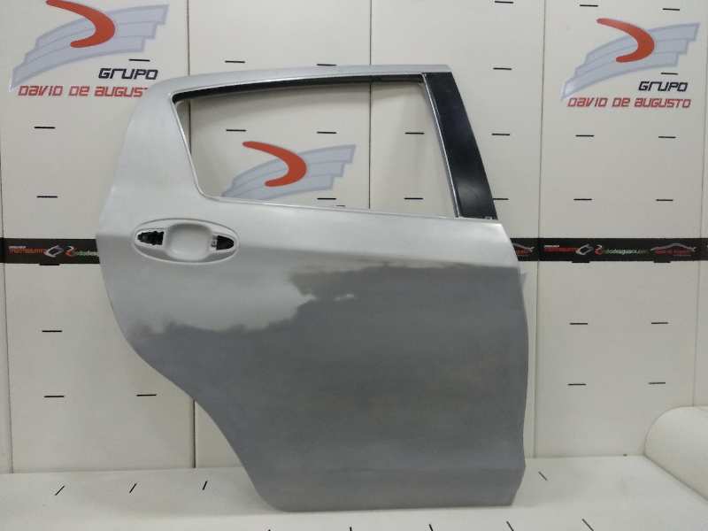  puerta trasera derecha   toyota yaris active 1.0 cat