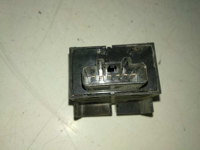  interruptor warning   toyota corolla (e12) 1.6 linea luna berlina 1.6 16v