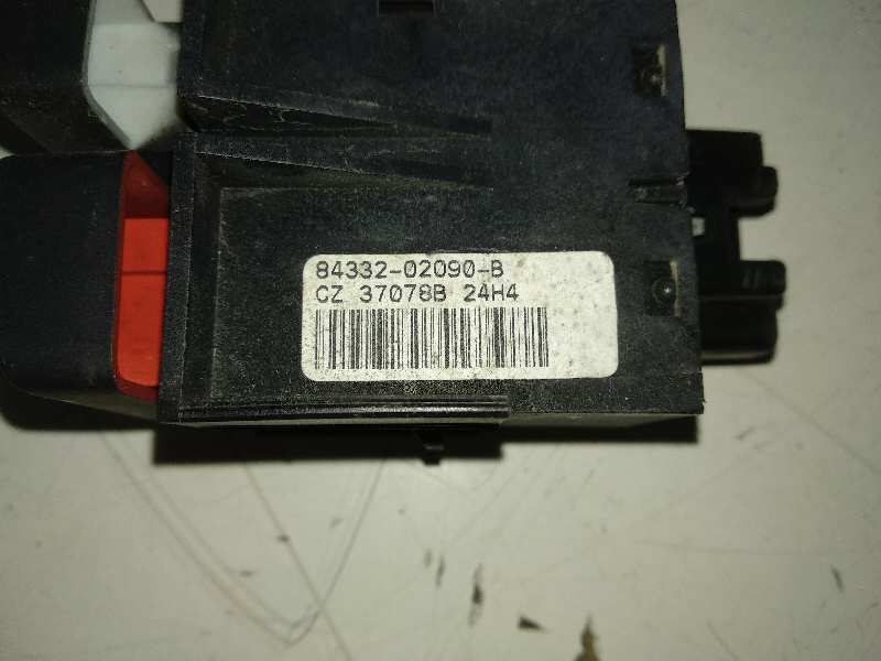  interruptor warning   toyota corolla (e12) 1.6 linea luna berlina 1.6 16v