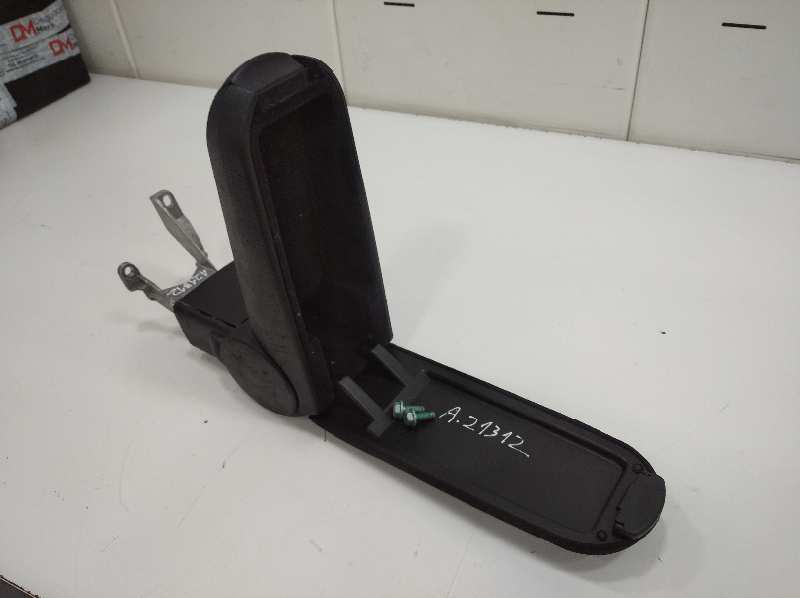  apoyabrazos central   volkswagen golf iv berlina (1j1) highline 1.9 tdi