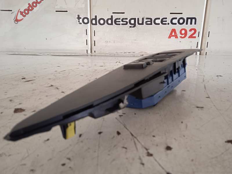  mando elevalunas delantero izquierdo   toyota avensis advance 2.0 d-4d cat