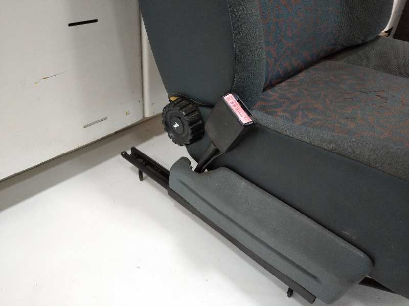  asiento delantero izquierdo   renault megane i fase 2 berlina (ba0) 1.4 e 1.4