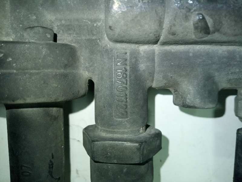  dispensador bomba adblue   mercedes axor 2-ejes 18 ton 2004 - 1829 4x2 om 906 la nr l (largo) 6.4 diesel (om 906 la)