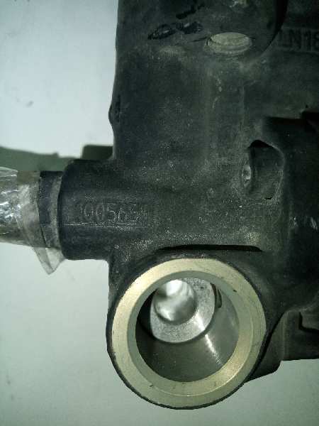  dispensador bomba adblue   mercedes axor 2-ejes 18 ton 2004 - 1829 4x2 om 906 la nr l (largo) 6.4 diesel (om 906 la)
