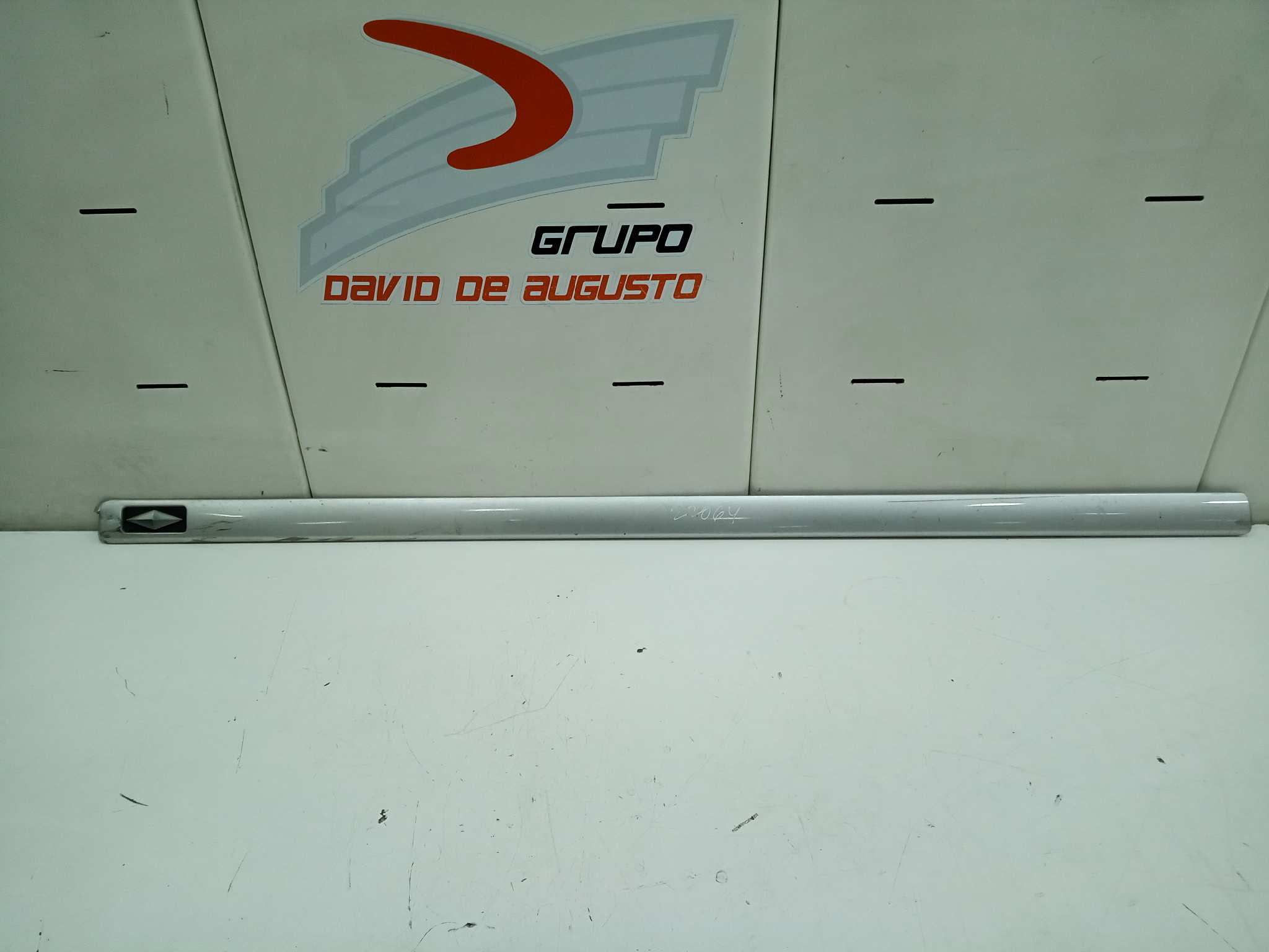  moldura puerta delantera izquierda   opel astra g berlina comfort 1.6 16v