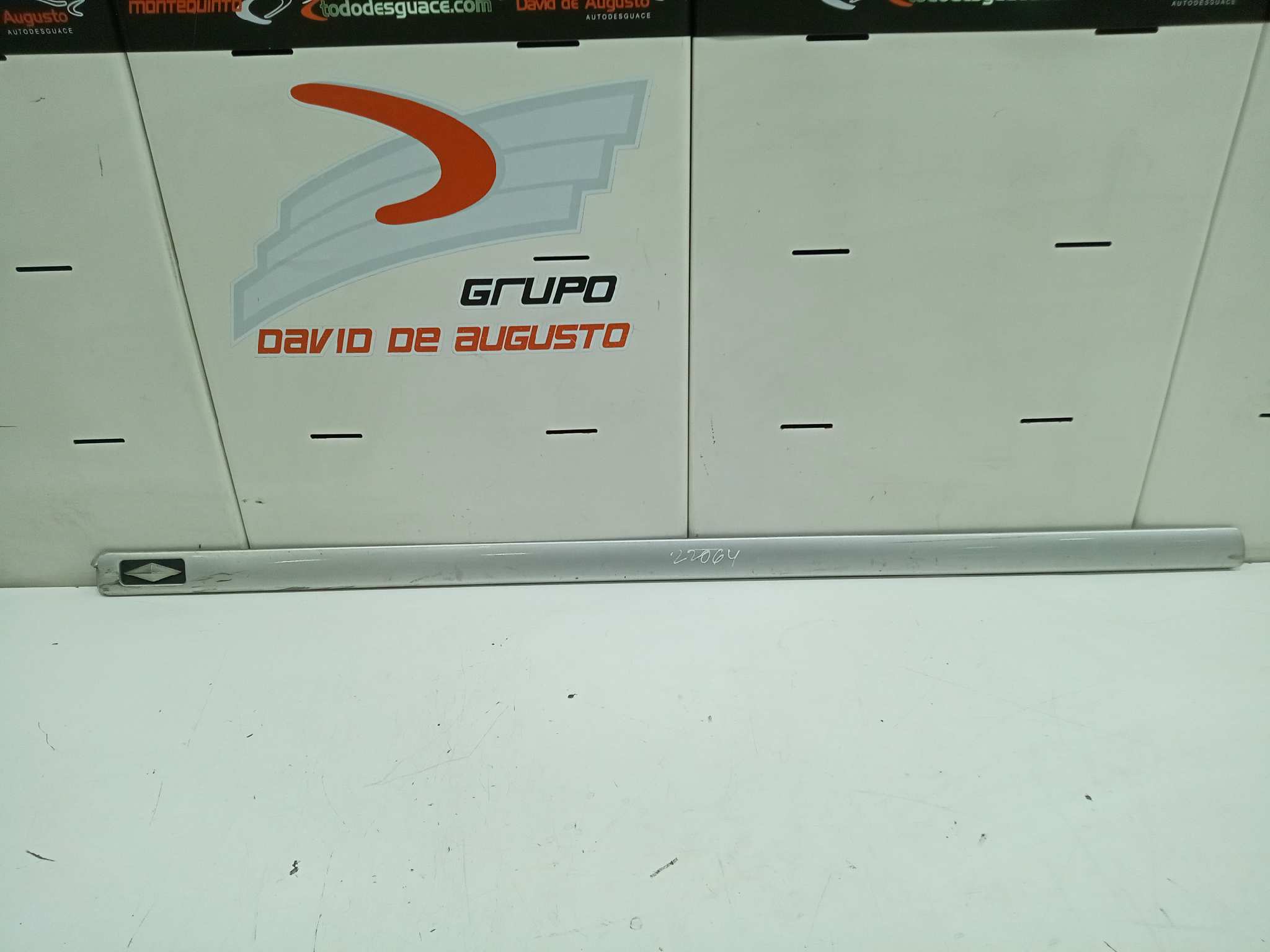  moldura puerta delantera izquierda   opel astra g berlina comfort 1.6 16v