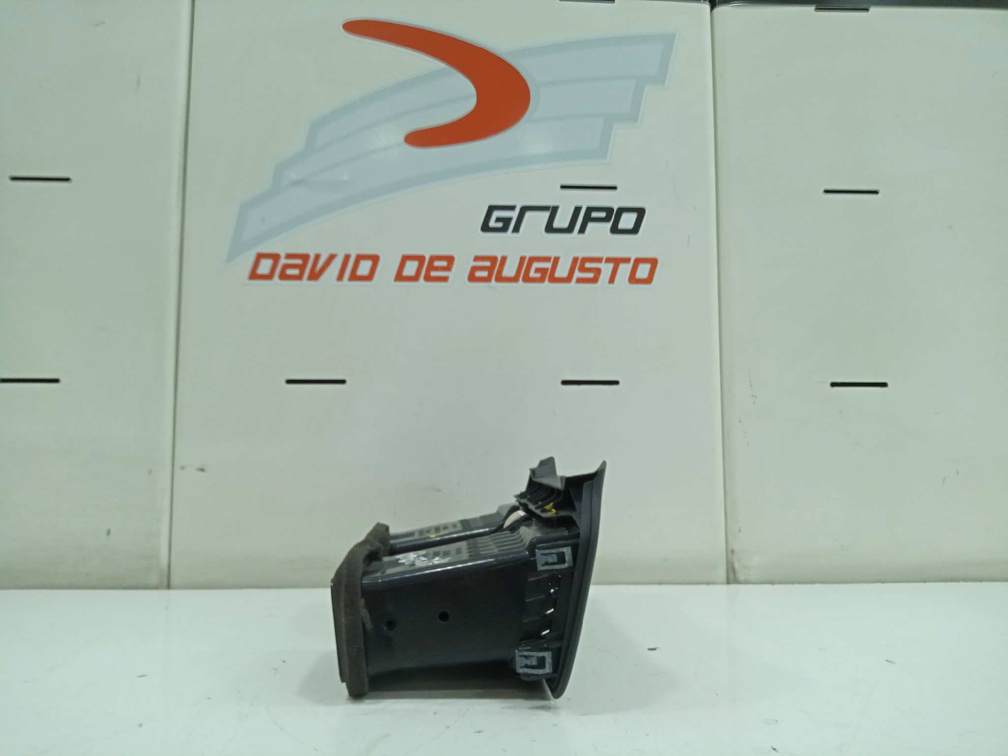  aireador central   volvo v40 r-design kinetic 1.6 diesel cat