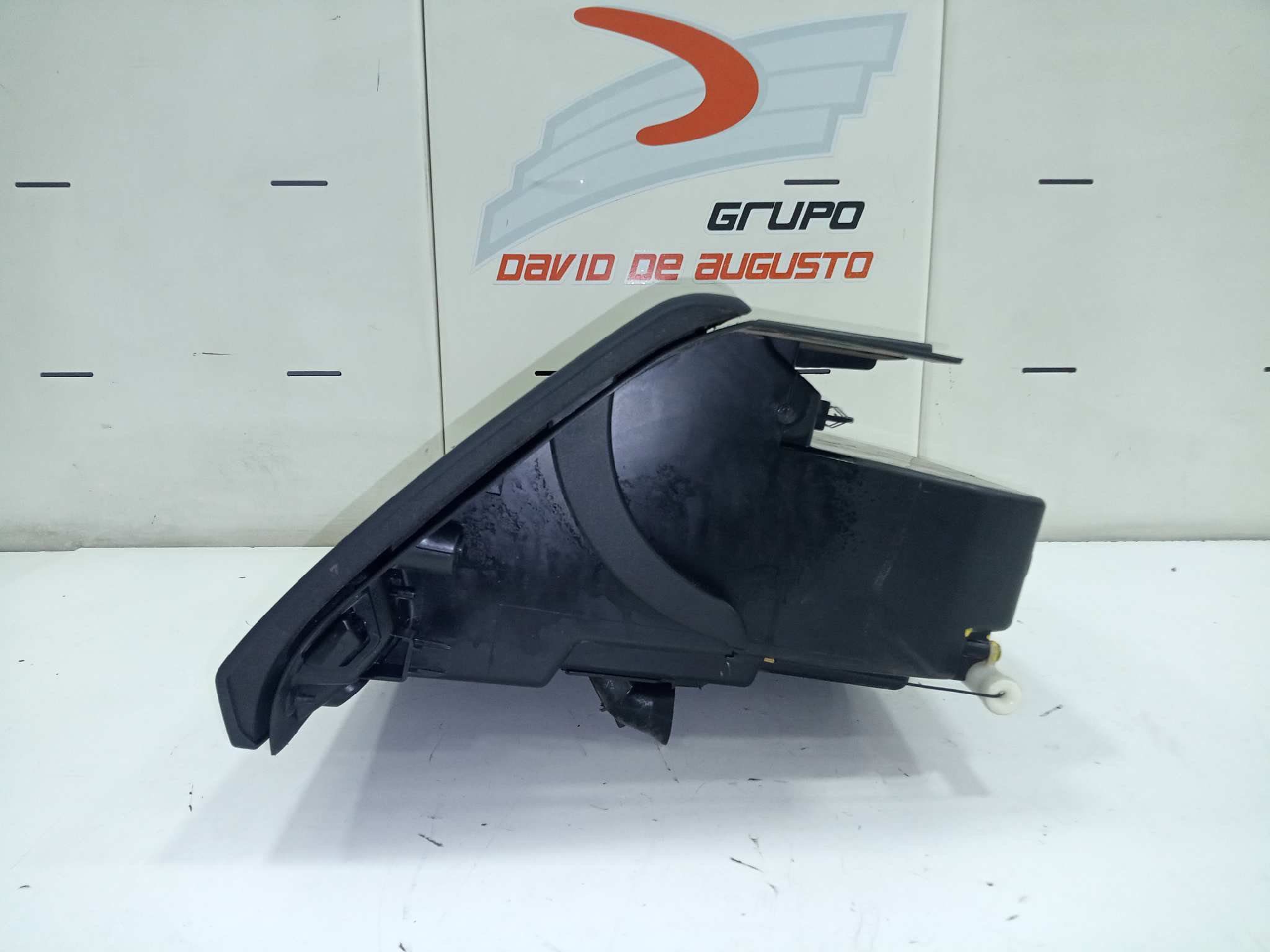  guantera   volvo v40 r-design kinetic 1.6 diesel cat