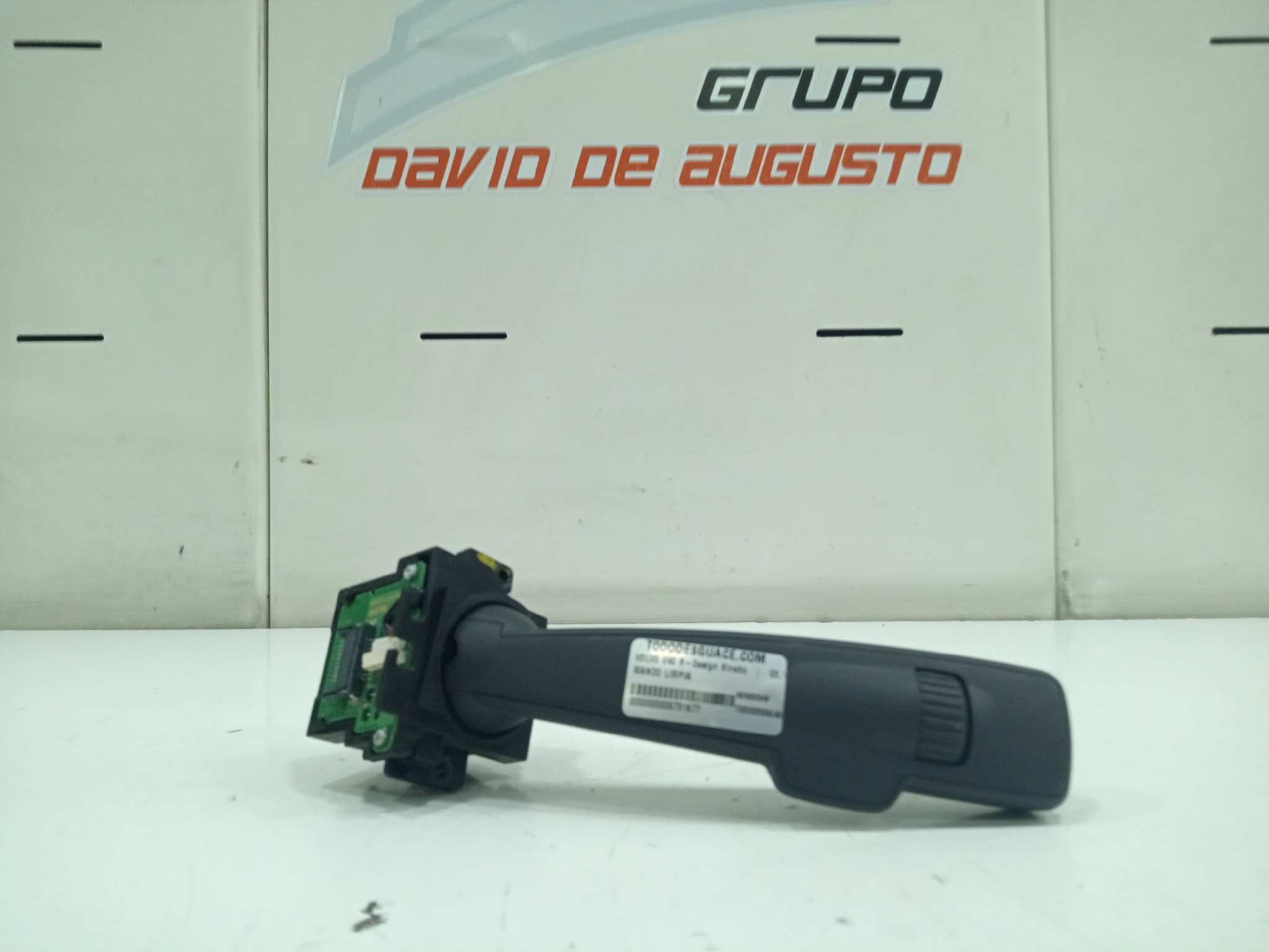  mando limpia   volvo v40 r-design kinetic 1.6 diesel cat