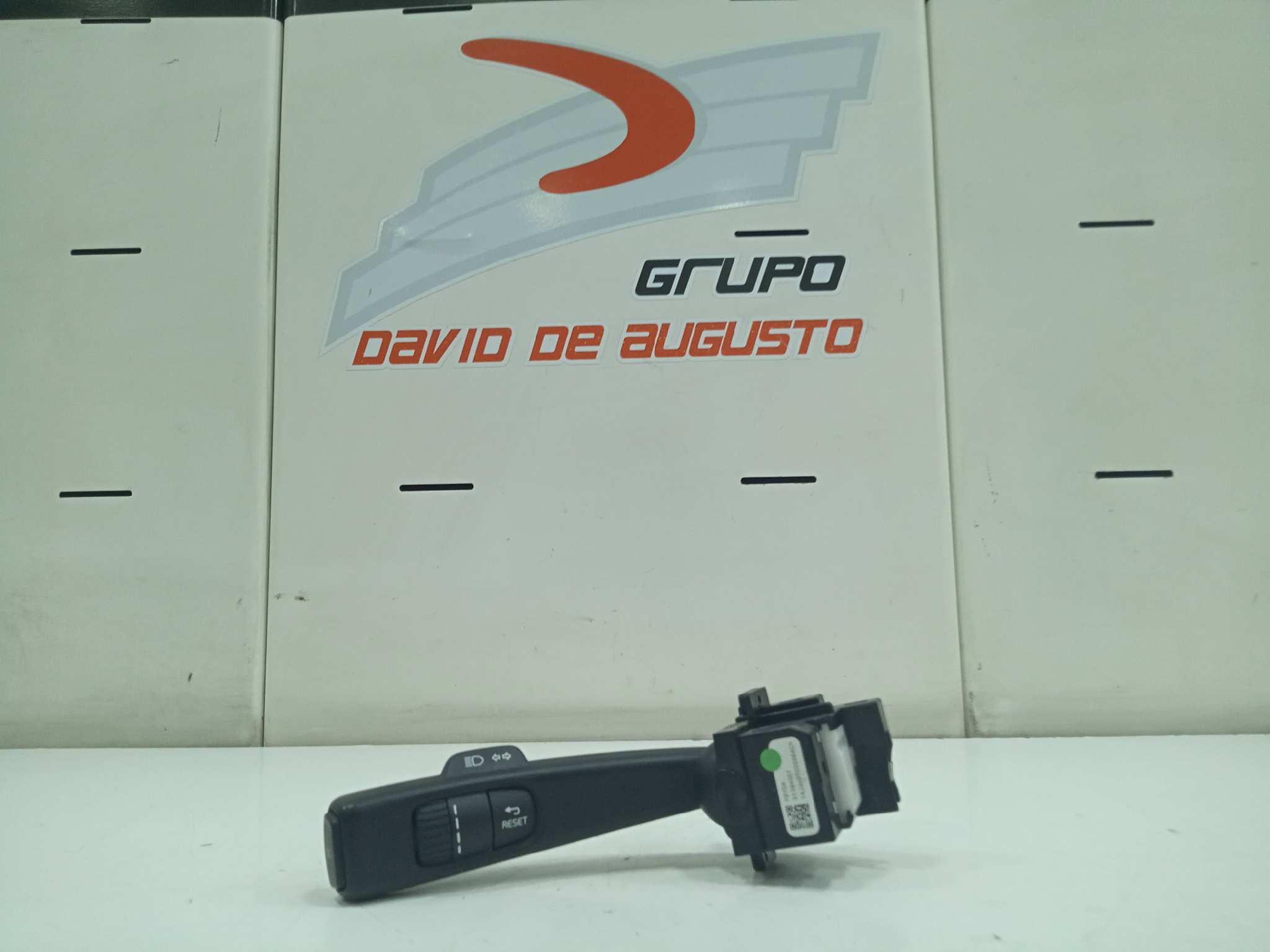  mando luces   volvo v40 r-design kinetic 1.6 diesel cat