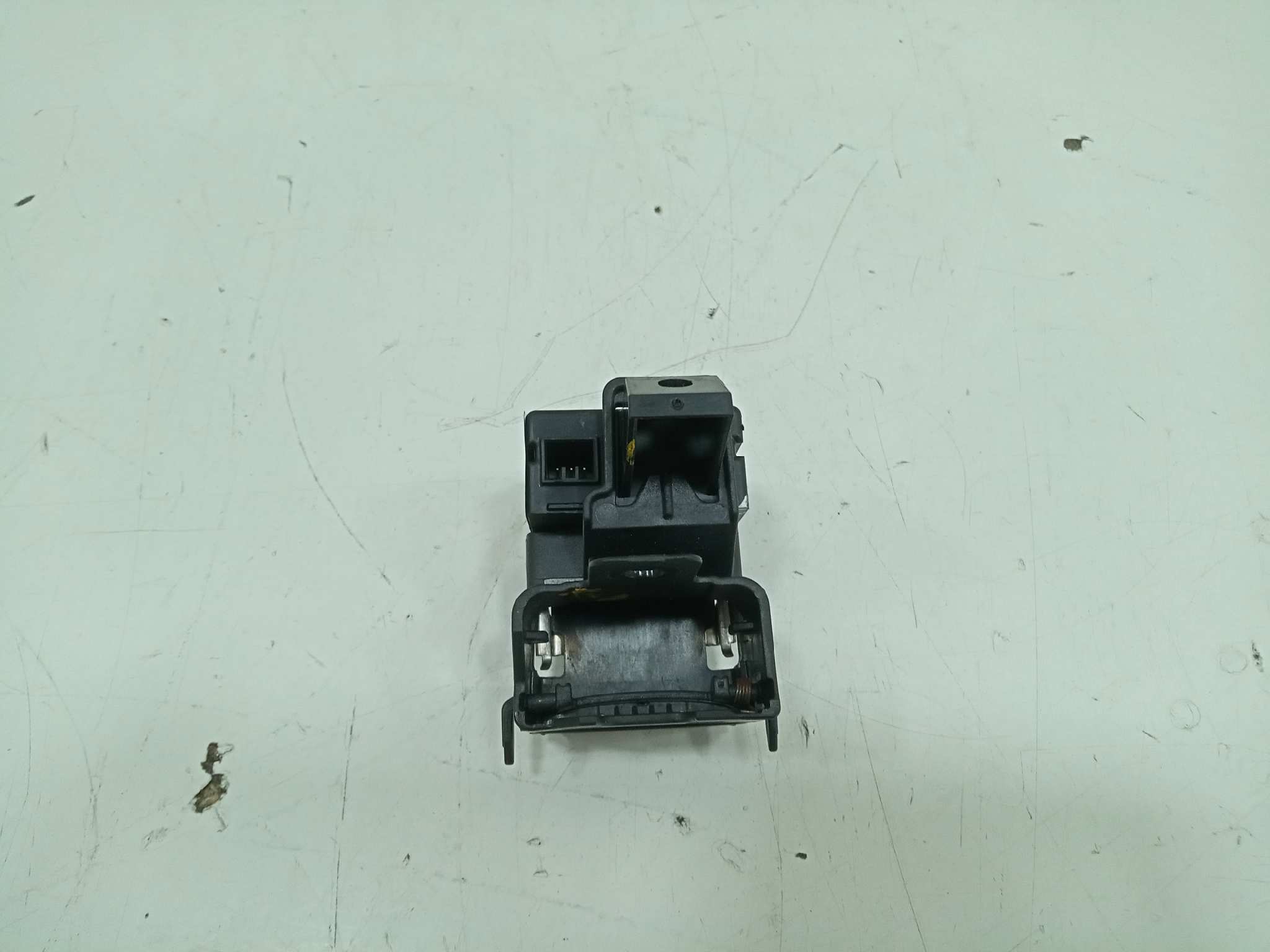  antirrobo   volvo v40 r-design kinetic 1.6 diesel cat