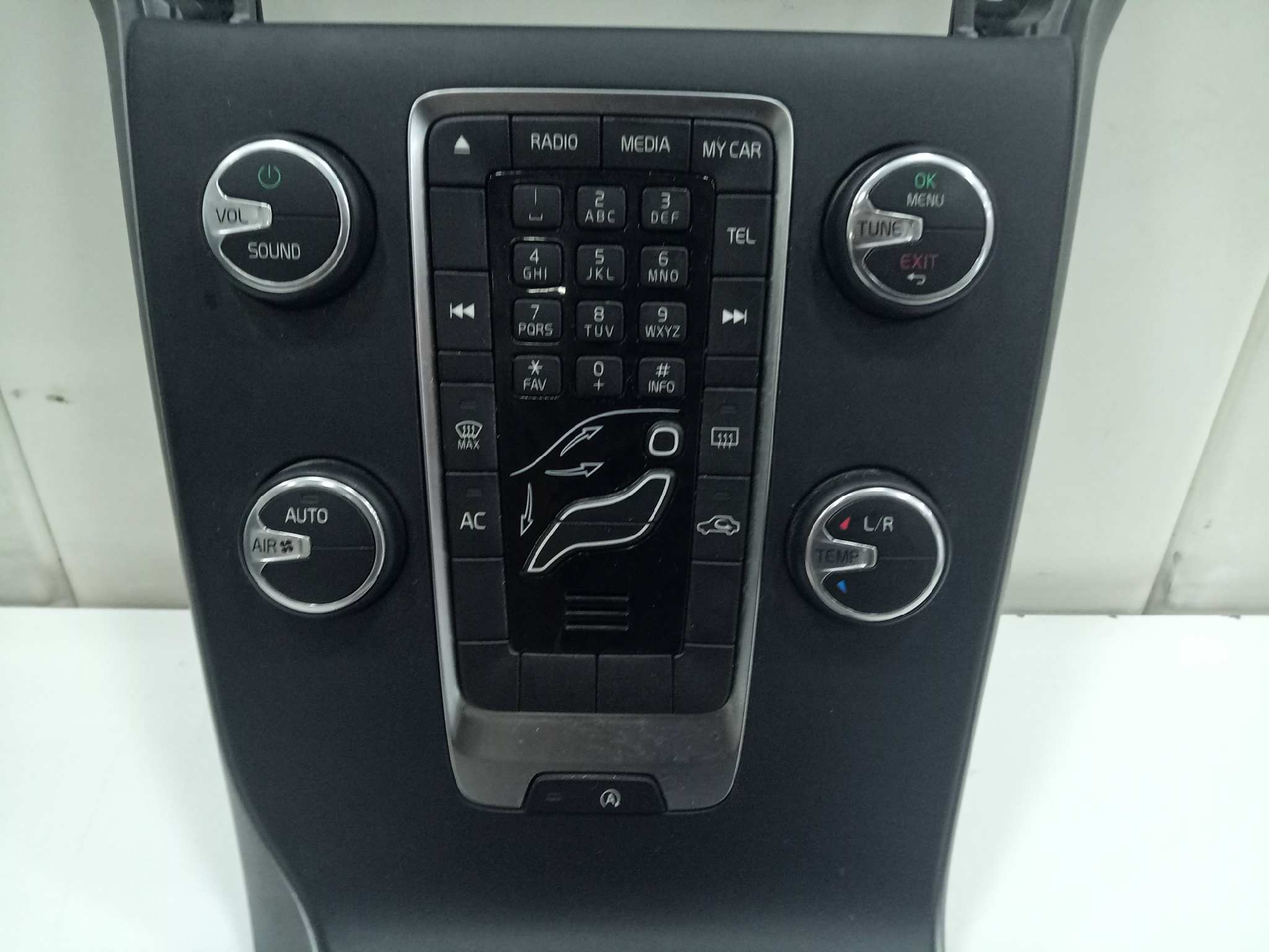  consola central   volvo v40 r-design kinetic 1.6 diesel cat