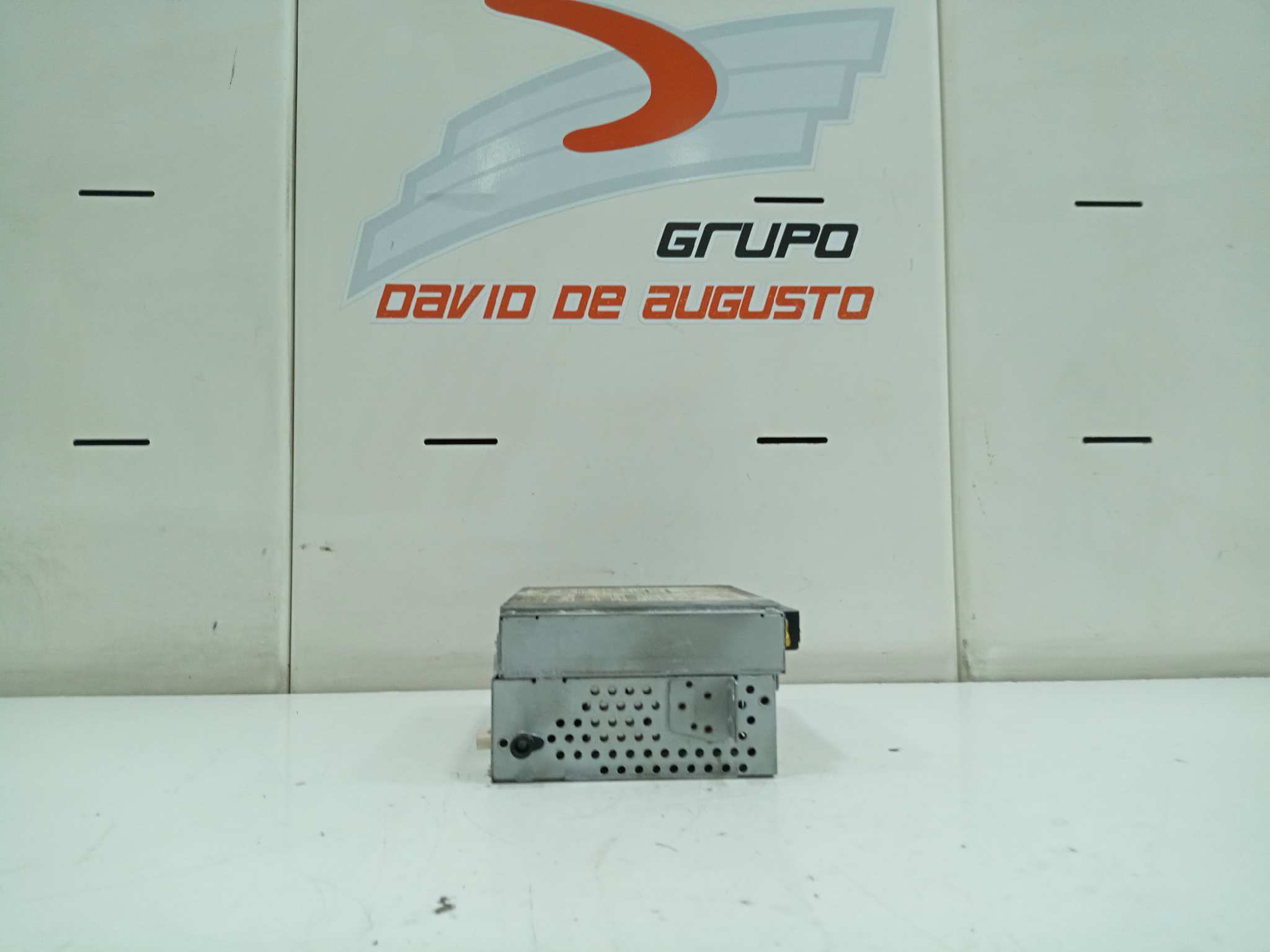  sistema audio / radio cd   volvo v40 r-design kinetic 1.6 diesel cat