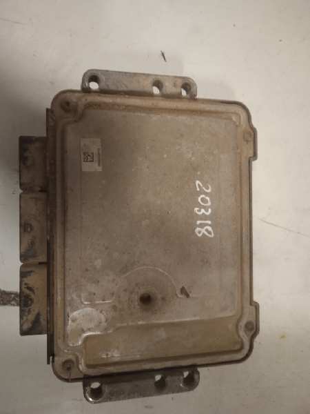  centralita motor uce   renault master ii phase 2 combi combi 2t8 l2 9-pl. caja cerrada/techo elev. 2.5 dci diesel cat