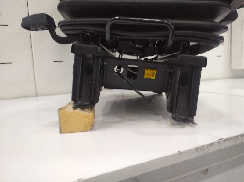  asiento delantero izquierdo   scania serie p/g/r (l-clase) fsa r450 (4x2)eb largo cr 19 highline 12.7 diesel