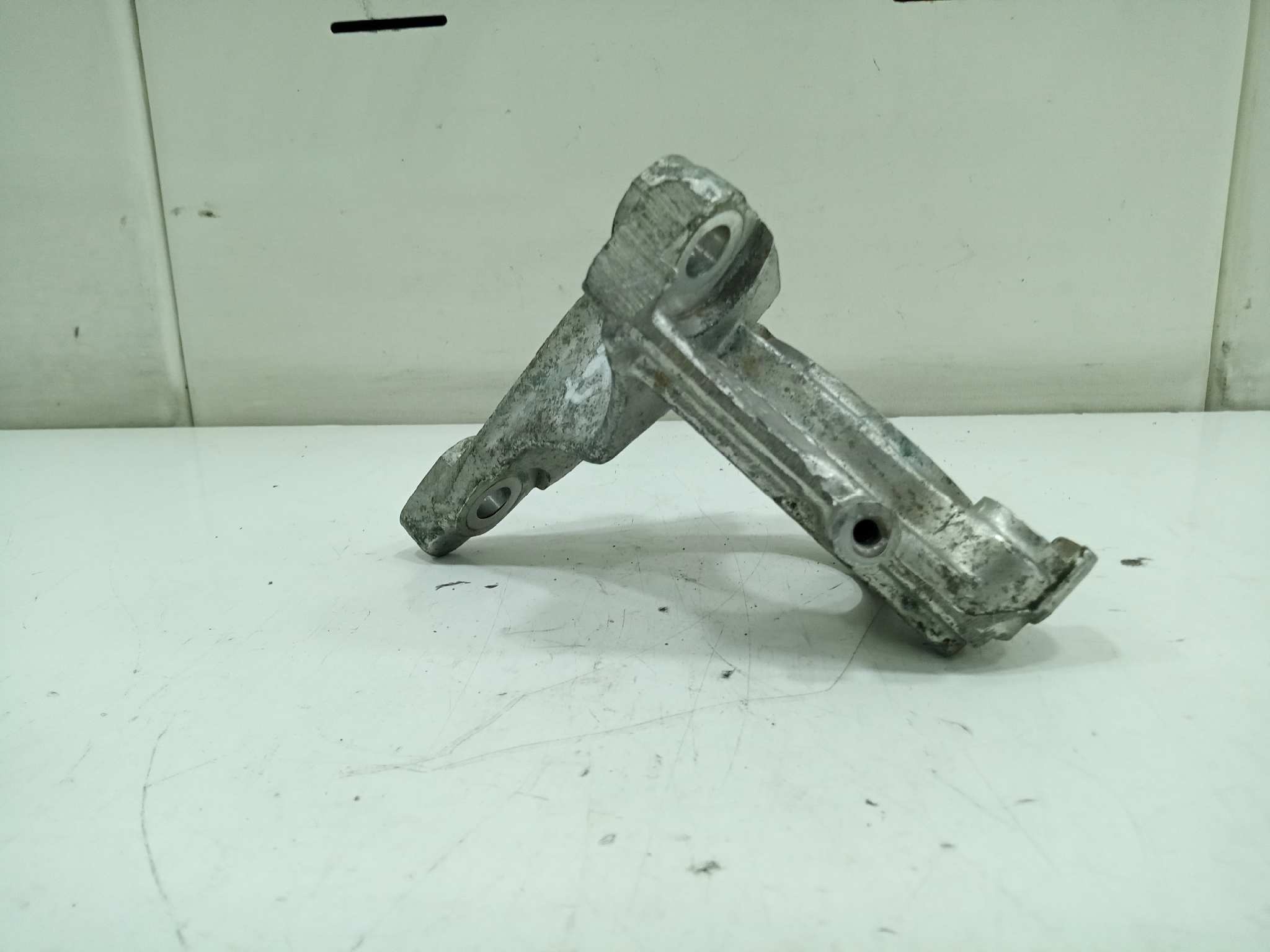  soporte transmision   peugeot 3008 access 1.6 hdi fap