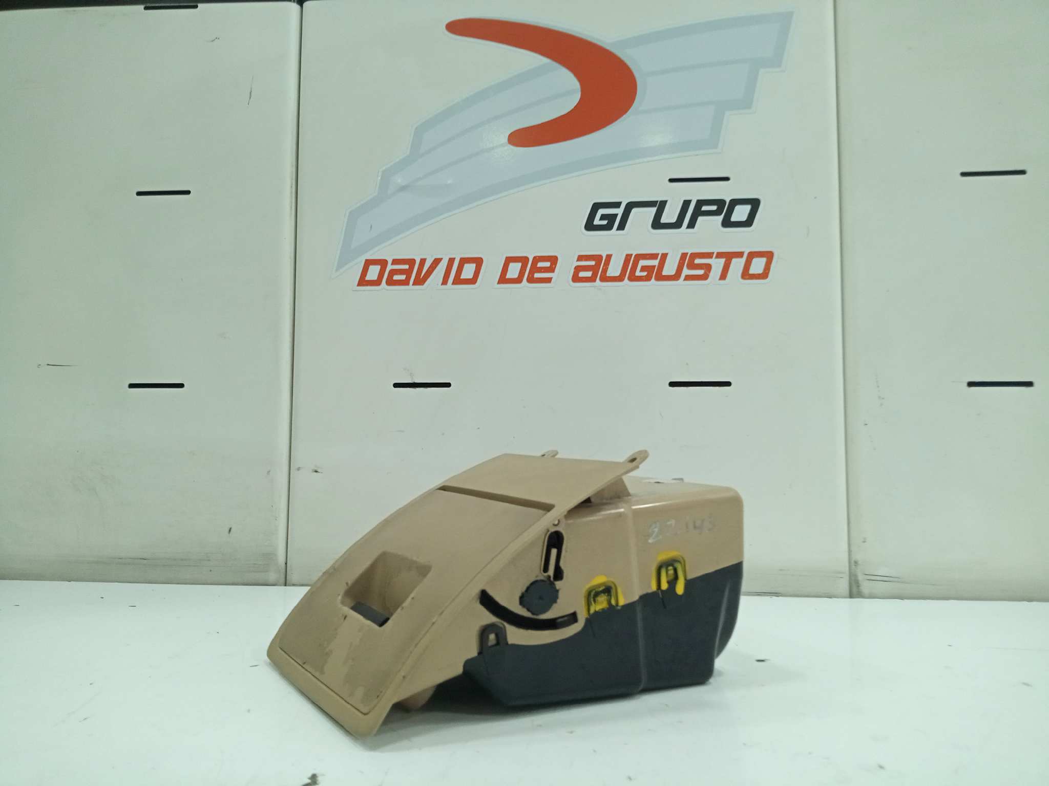  cajon portaobjetos   bmw serie 5 touring (e61) 530d 3.0 turbodiesel cat