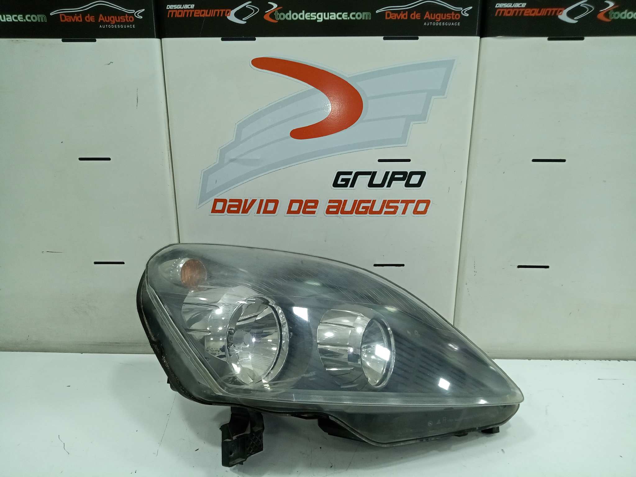  faro derecho   opel zafira b cosmo 1.9 16v cdti cat (z 19 dth / lrd)