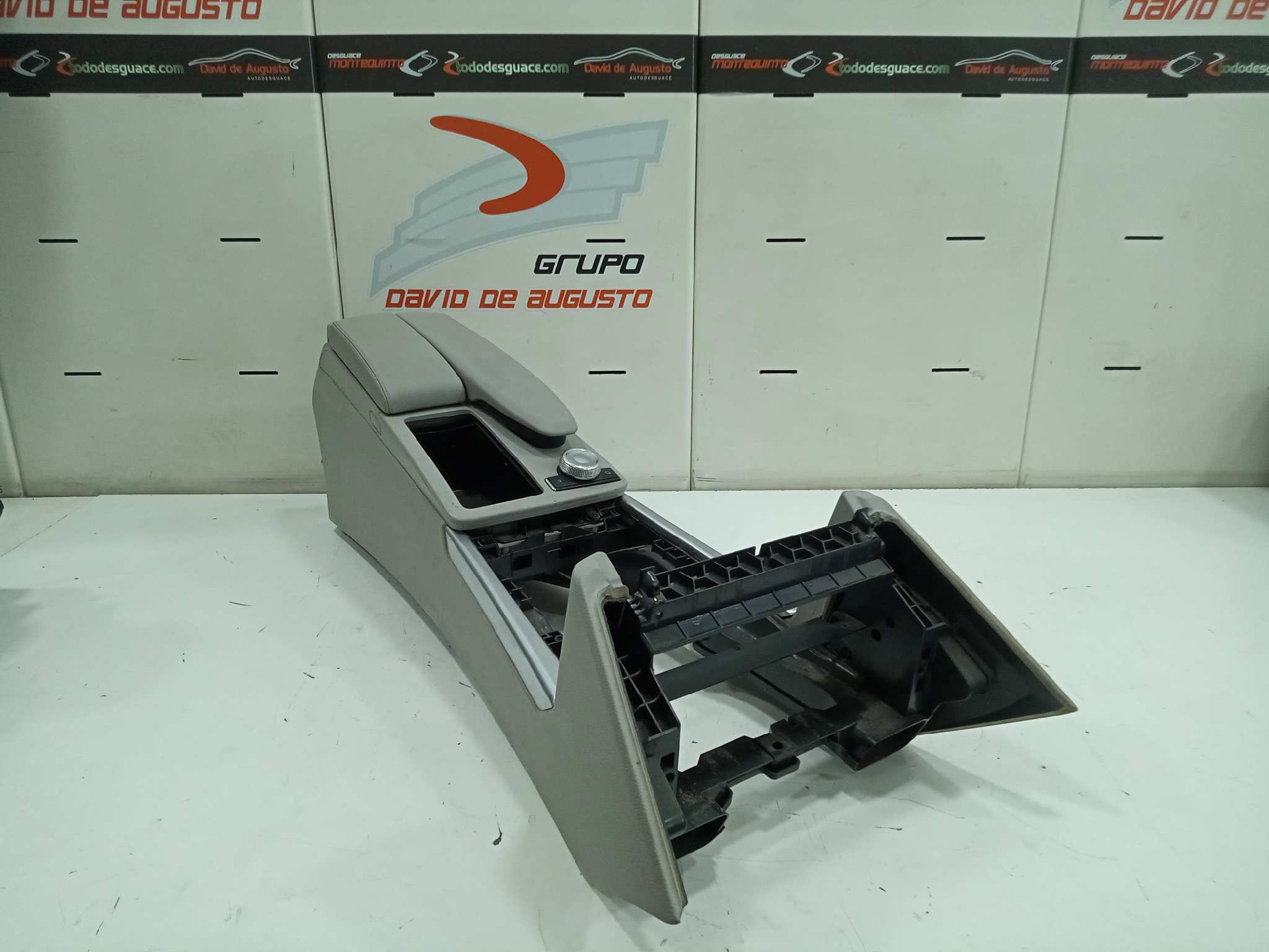  consola central   mercedes clase e (w212) lim. 220 cdi blueefficiency (212.002) 2.1 cdi cat