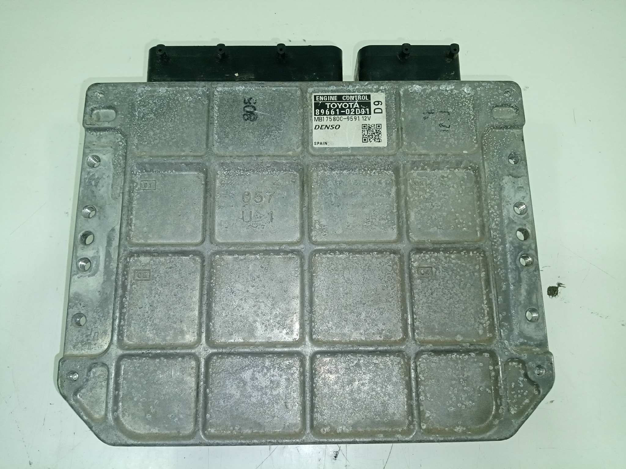  centralita motor uce   toyota auris luna 2.0 d-4d cat