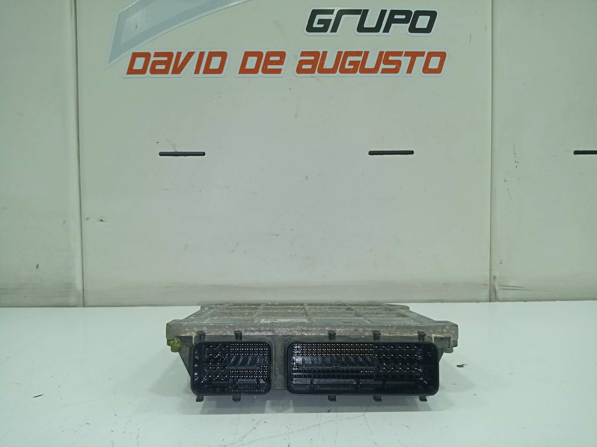  centralita motor uce   toyota auris luna 2.0 d-4d cat