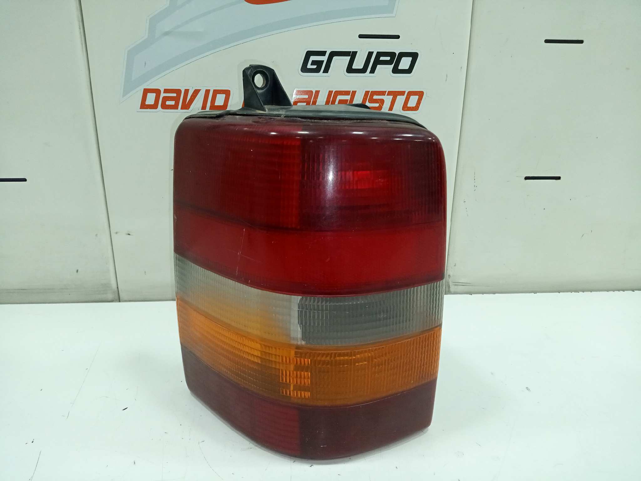  piloto trasero izquierdo   chrysler jeep cherokee (j) 2.5 basis 2.5 cat
