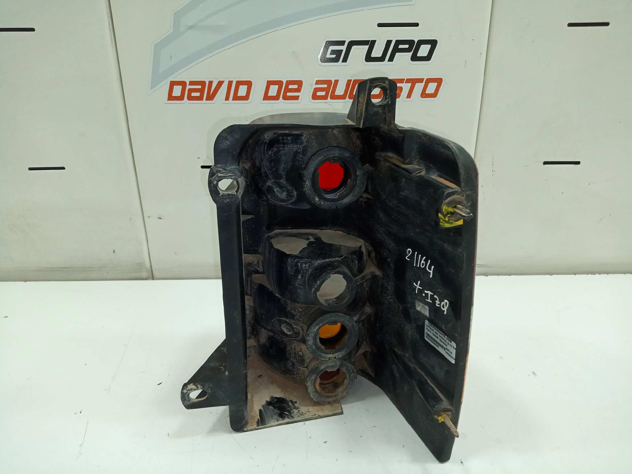  piloto trasero izquierdo   chrysler jeep cherokee (j) 2.5 basis 2.5 cat
