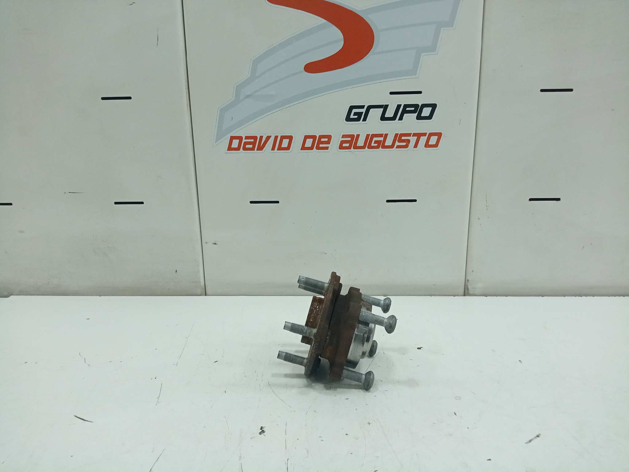  buje delantero izquierdo   jaguar xf portfolio 2.0 diesel cat