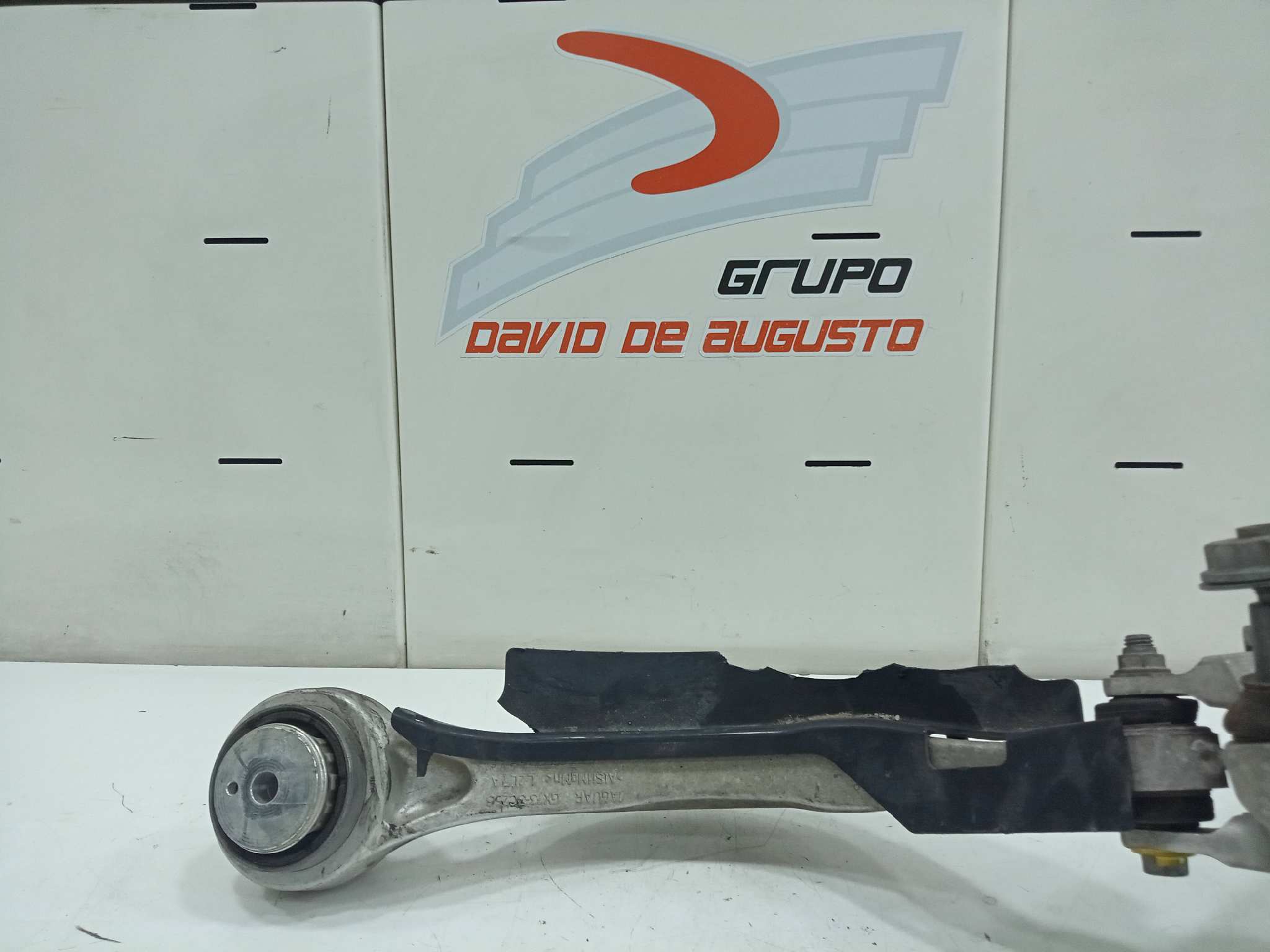  brazo suspension inferior delantero izquierdo   jaguar xf portfolio 2.0 diesel cat
