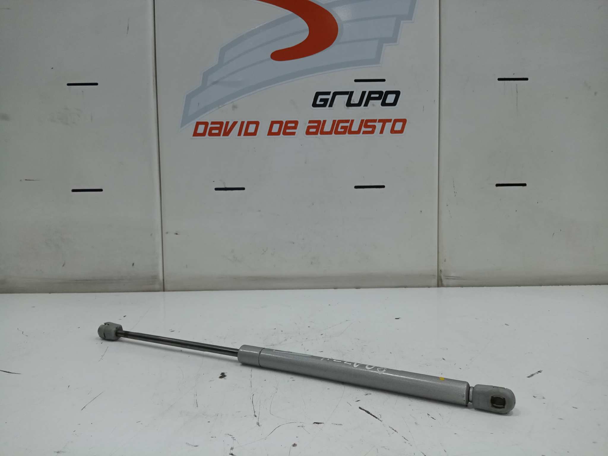  amortiguador capo   renault t 460 dti 11 460 euro vi 10837