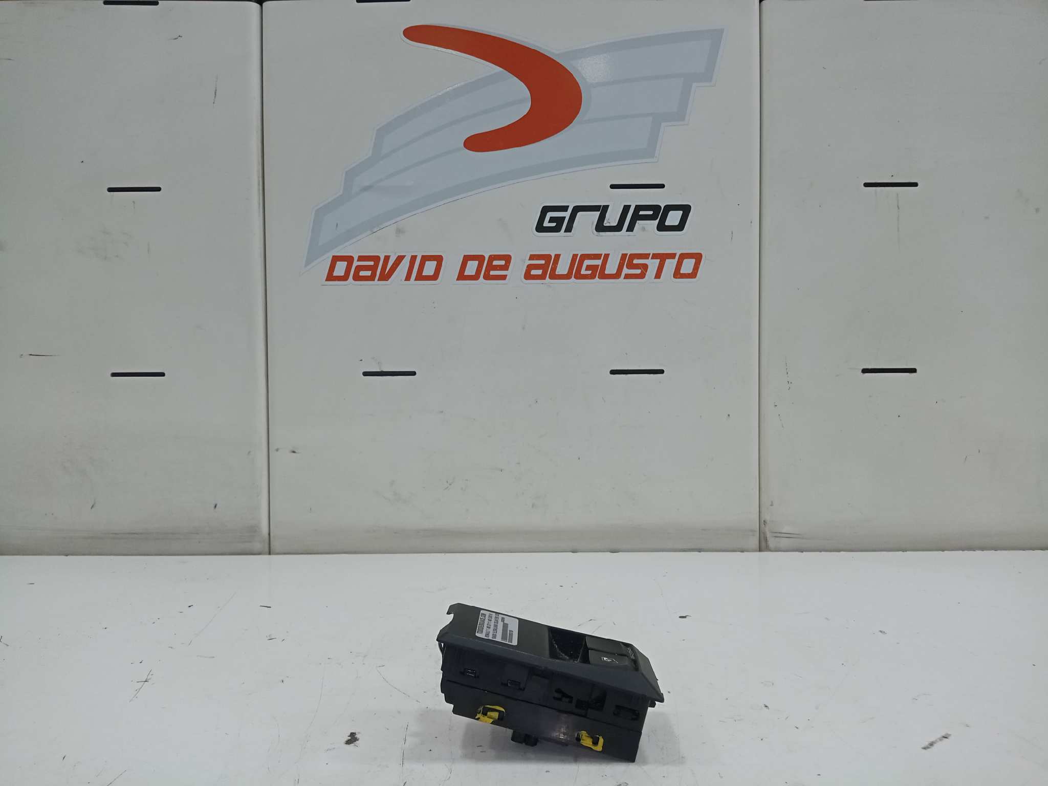  mando elevalunas delantero derecho   renault t 460 dti 11 460 euro vi 10837
