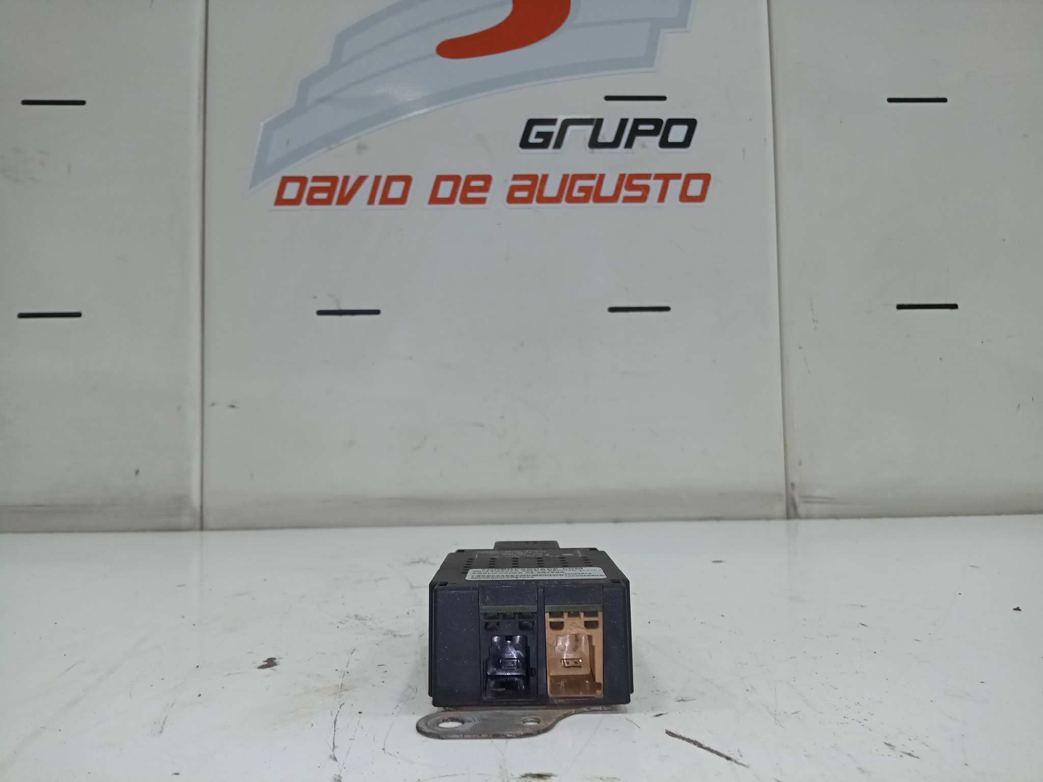  amplificador de antena   volkswagen golf v berlina (1k1) highline 1.9 tdi
