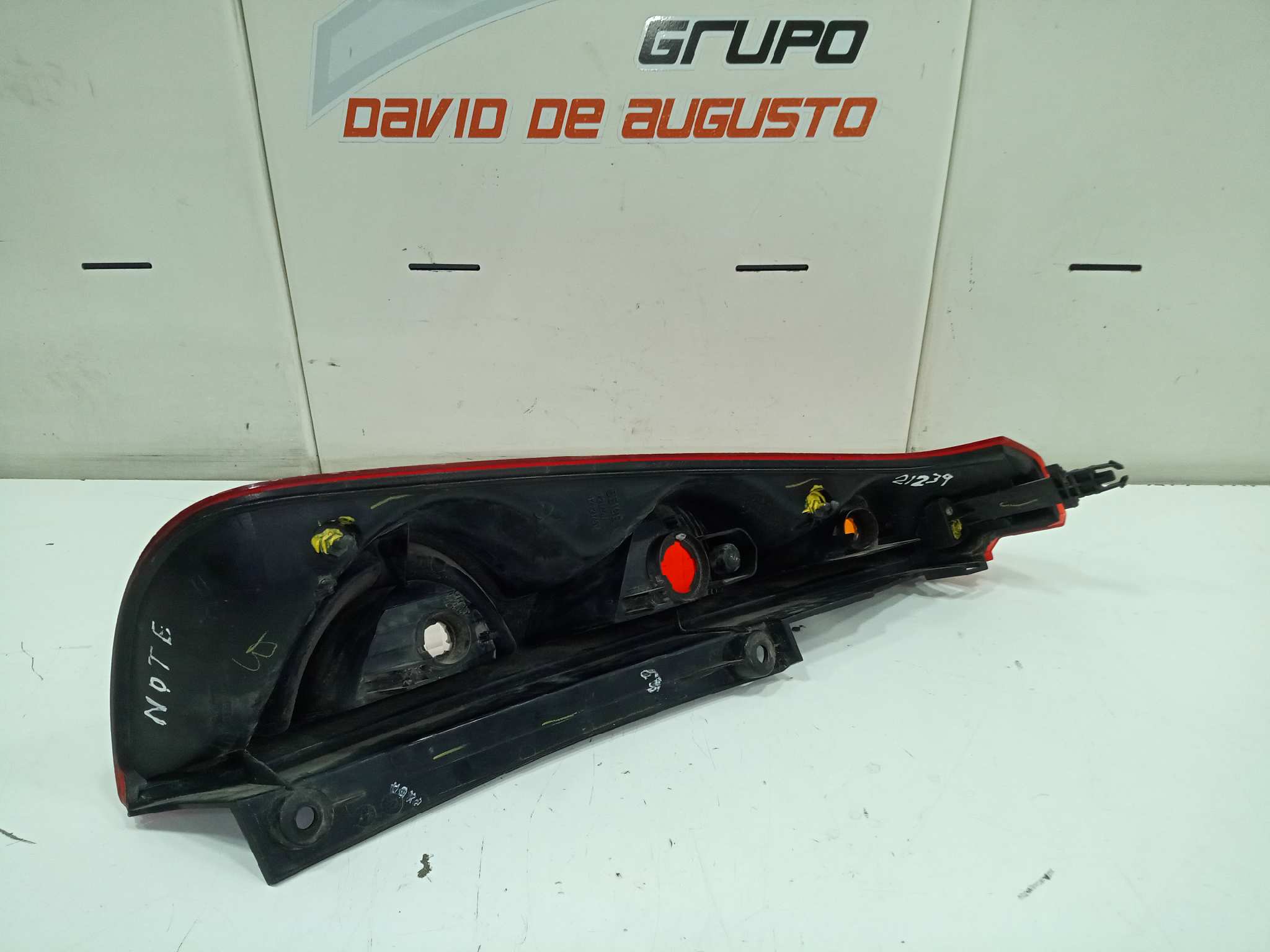  piloto trasero derecho   nissan note (e11e) 